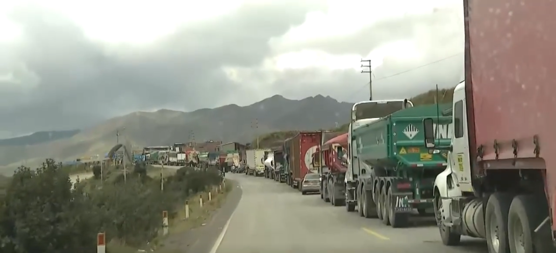 Periodistas que iban a cubrir el Alianza Lima vs ADT están varados en carretera por huaico